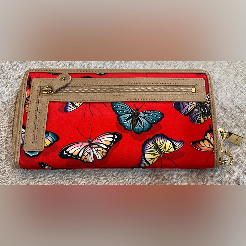 ANUSCHKA WANDERLUST NWT Hand Crafted Printed Fabric Wristlet With Leather Trim